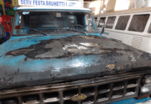 Caminhonete pega fogo na Vila Polar