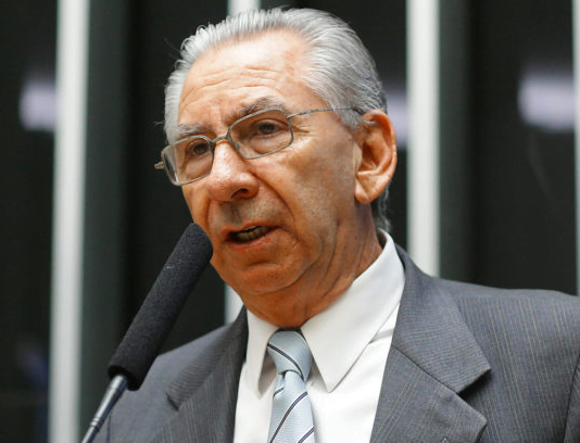 Maioria da Câmara Federal vota a favor de arquivamento de denúncia contra Temer