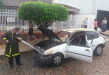 Carro pegou fogo no Centro