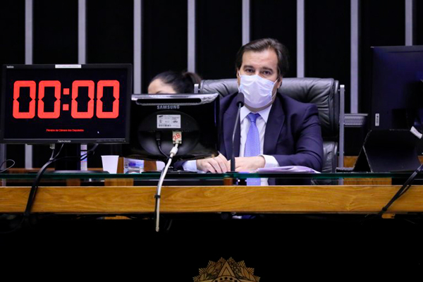 Maia-durante-a-votação-do-projeto-de-lei