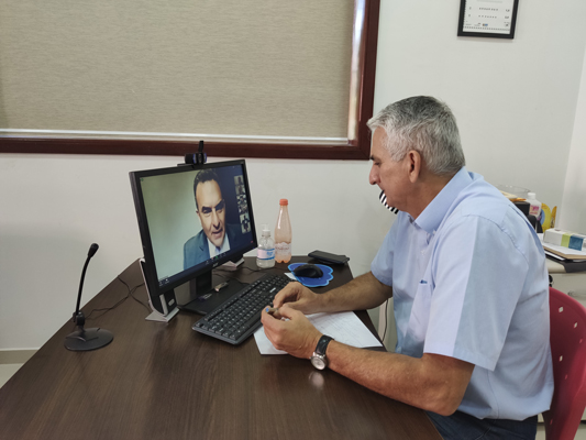 Amarildo-assina-convenio-para-o-Nossa-Casa