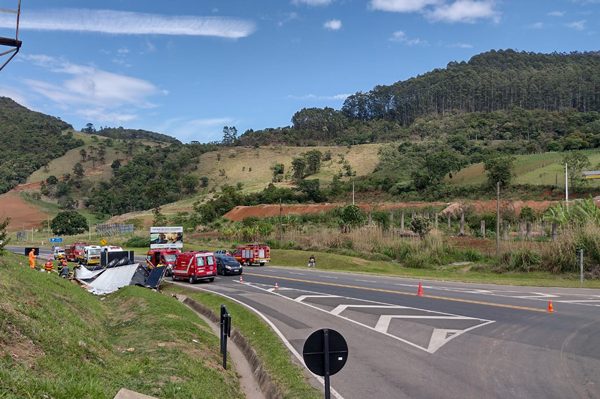 Acidente-marco-divisório-(1)