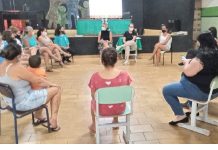 Gravidez na adolescência é tema em reunião de pais do “Tio Carlão”