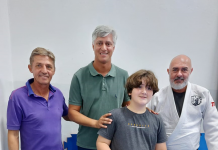 Judocas do Projeto Bushido receberam uniformes de Instituto