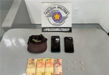 Escondeu 10 porções de crack na boca e foi pego pela PM