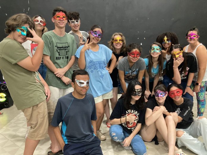 Oficina de Teatro realizou laboratório sobre Carnaval