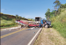 Caminhão de Vargem tombou em Rio Pardo