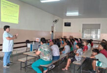 Grama realiza palestra sobre dengue para alunos