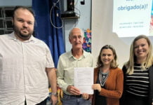 Divinolândia recebe ambulância