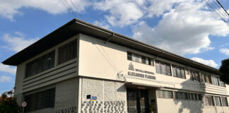 Diretoras opinam sobre proibição do uso de celular em escolas