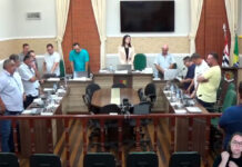 Vereadores aproveitam última sessão para se despedirem