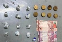 Adolescente é pego vendendo drogas em praça