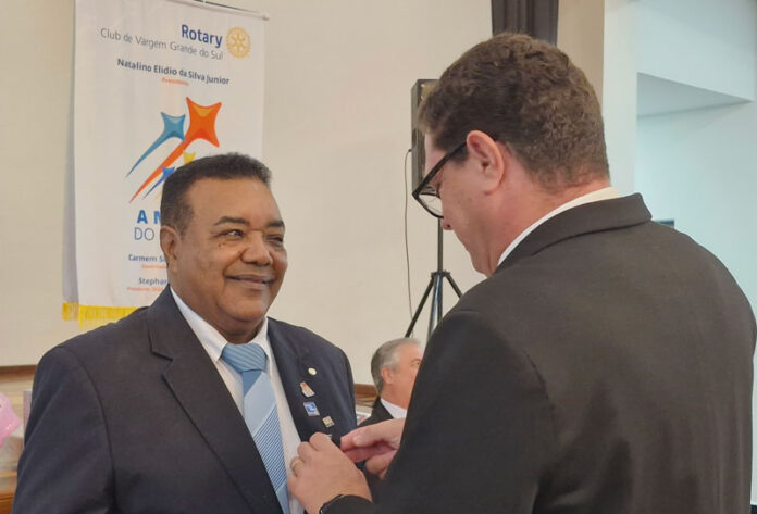 O-novo-presidente-Nilson-Adão-foi-empossado-por-Natalino-Elídio,-que-deixou-o-cargo-(2)