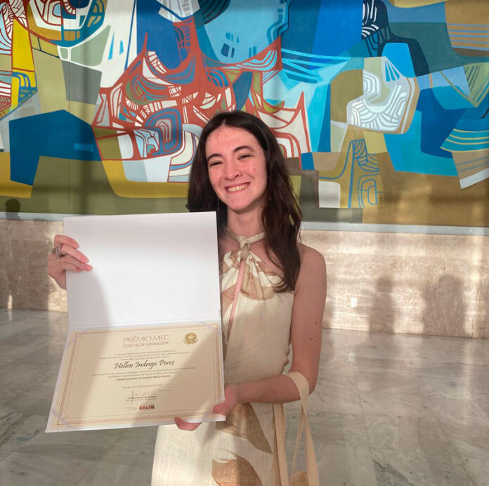 Hellen-Indrigo-Perez-(1)