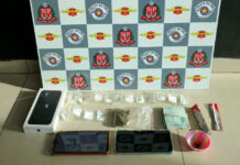 Em Casa Branca polícia encontra cocaína em carro capotado