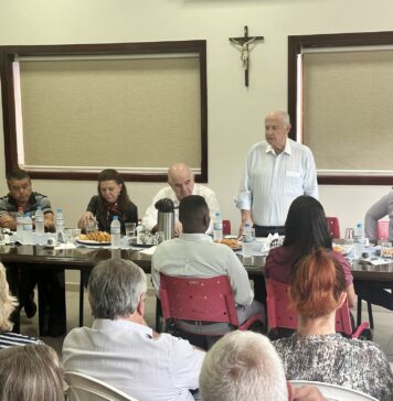 Painel: Barros Munhoz visita Vargem Grande