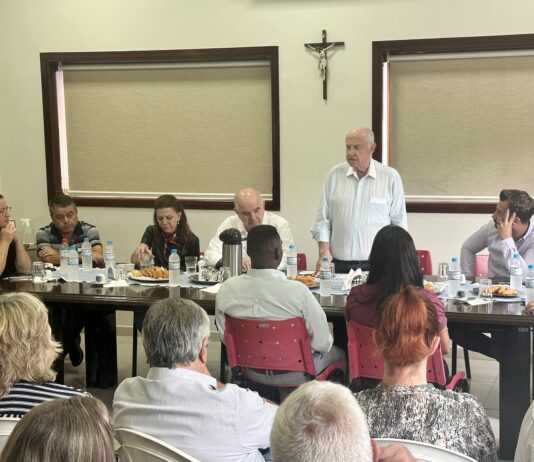 Painel: Barros Munhoz visita Vargem Grande