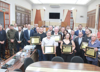 Câmara realiza sessão solene para entrega de títulos e honrarias