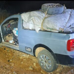 Carro roubado é encontrado com munição e rádios em Divinolândia