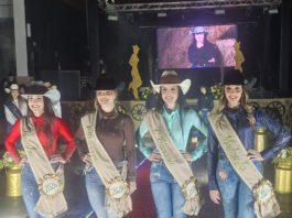 Baile da Rainha 2026: Júlia Gabrielly foi eleita pelos jurados
