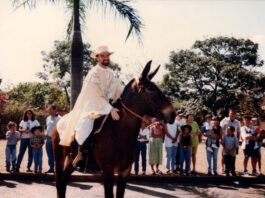 “HISTÓRIA DE UM PADRE CAVALEIRO”