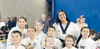 Taekwondo reúne 144 alunos em exame de graduação