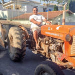 Ganhando o pão dirigindo um trator Massey Ferguson/66