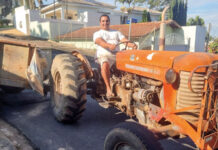 Ganhando o pão dirigindo um trator Massey Ferguson/66