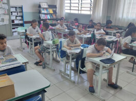 Alunos da escola Antônio Coury conhecem o gênero carta