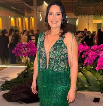Elaine Doval se forma em medicina