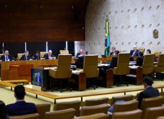 Ministros Moraes e Mendonça travam disputa e abrem crise no STF