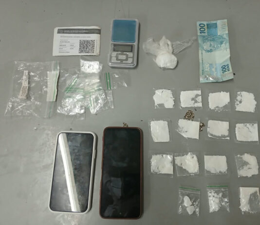 Rapaz é preso por venda e entrega de drogas