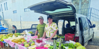 Feira do Produtor teve show ao vivo