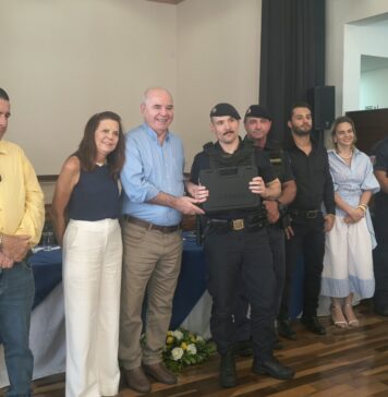 Prefeitura entrega veículos e equipamentos à GCM